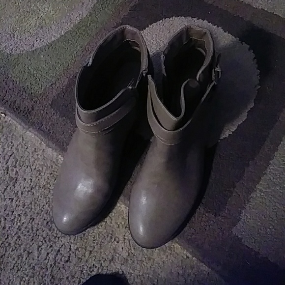 Liz Claiborne Shoes - Ankle boots
